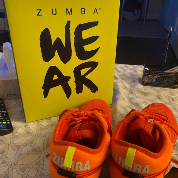 Unisex Zumba Fitness sneakers, NEW, used once, orange neon, size 10 - Picture 6 of 6